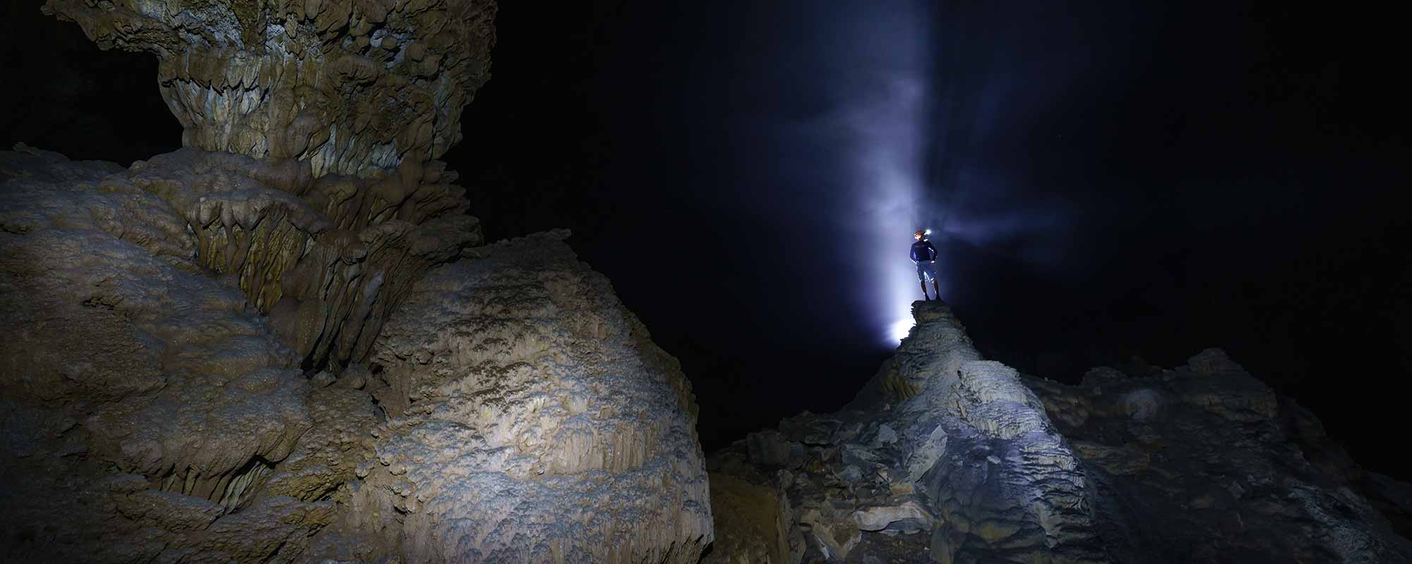 1582275605_phong Nha
